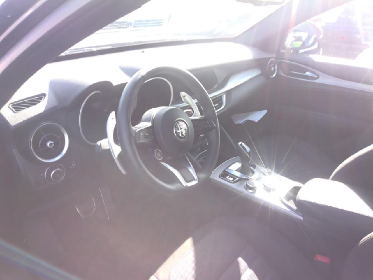 Foto Alfa Romeo Stelvio 3