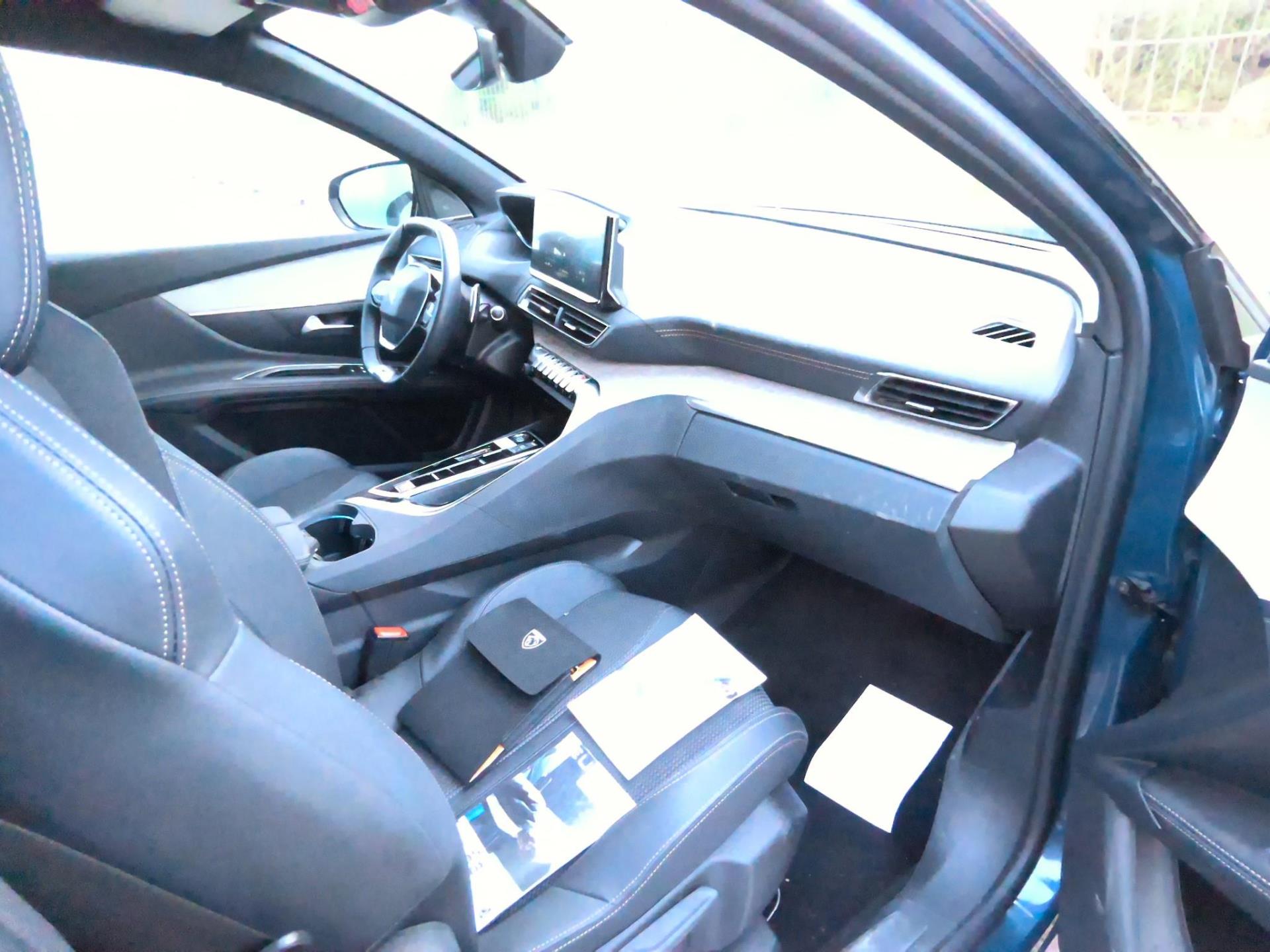 Peugeot 5008 Hybrid 136 e-DCS6 GT 2024
