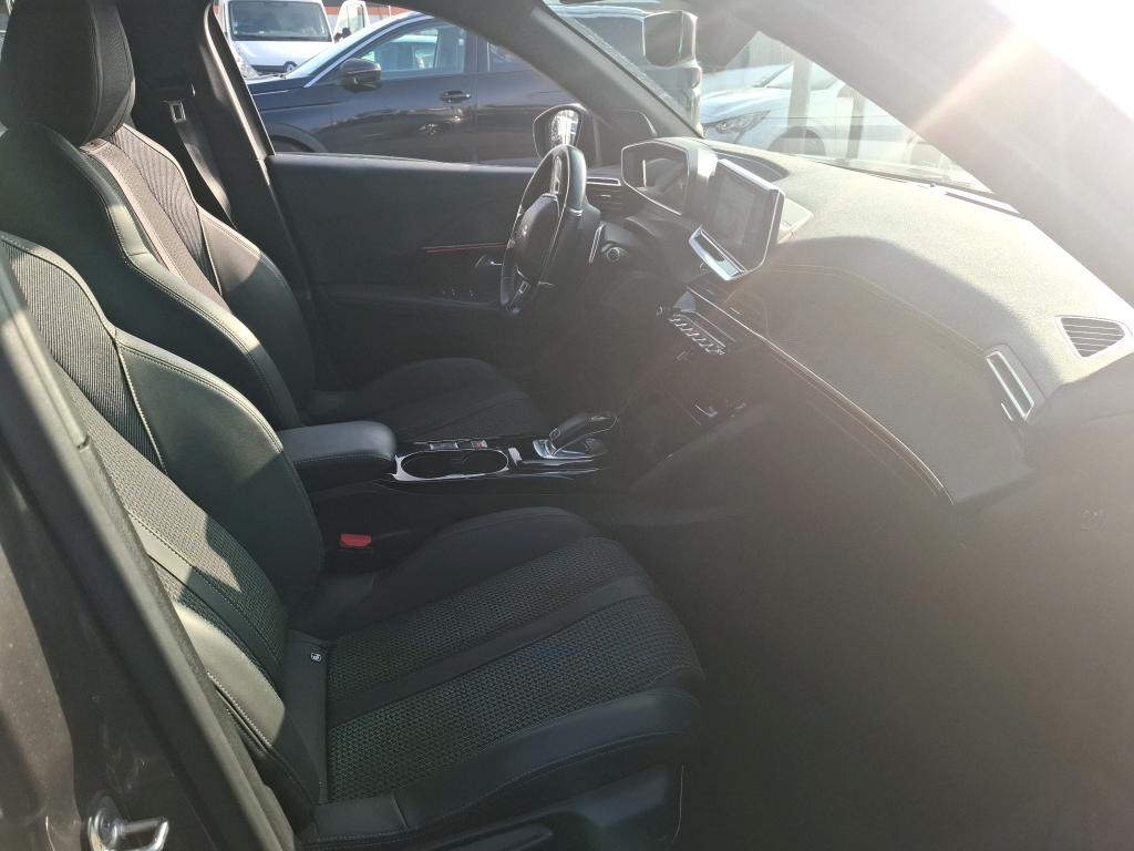 Peugeot 2008 BlueHDi 130 S&S EAT8 GT 2021