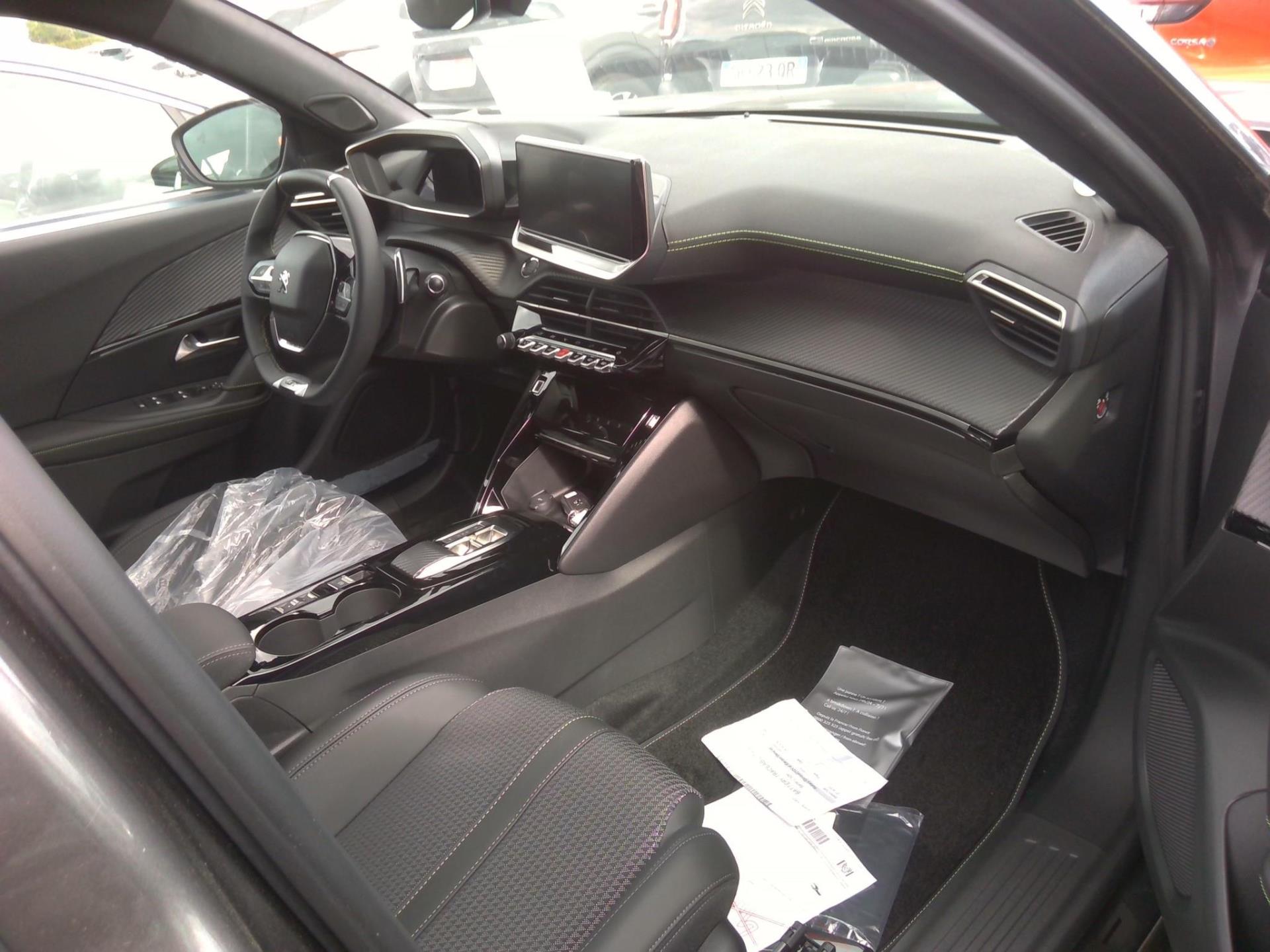 Peugeot 2008 PureTech 130 S&S EAT8 GT 2023