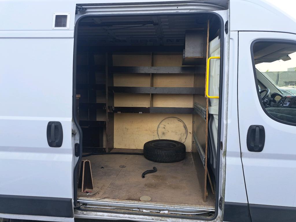 Peugeot BOXER TOLE 335 L2H2 BLUEHDI 120 S&S PREMIUM 2021