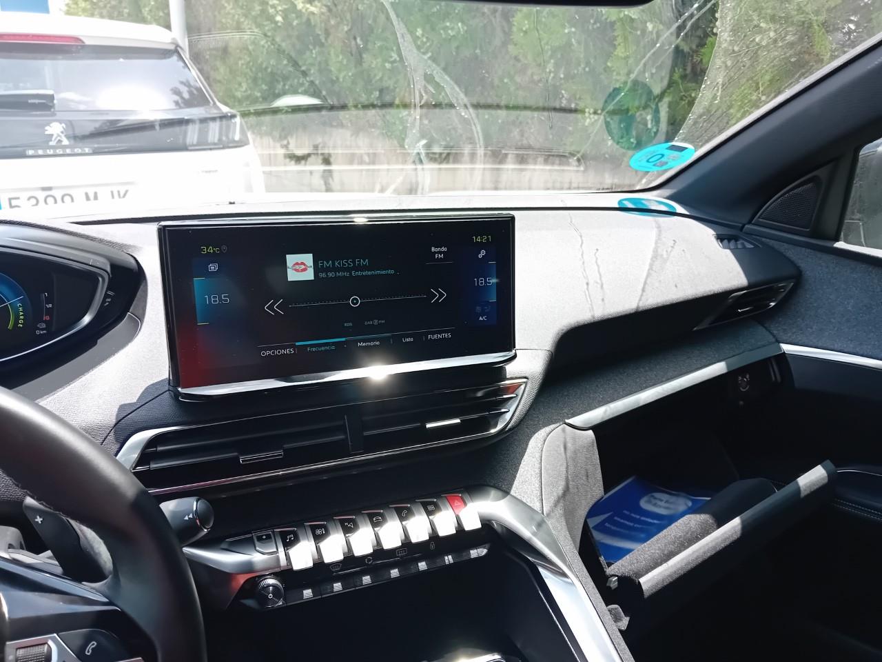 Foto Peugeot 3008 Hybrid 7