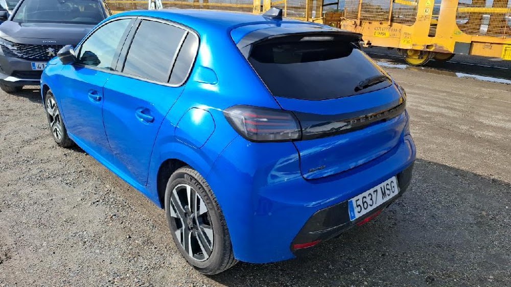 Foto Peugeot 208 11