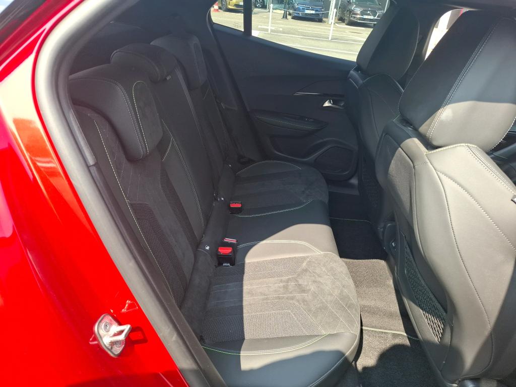 Peugeot 2008 PureTech 130 S&S EAT8 GT 2022