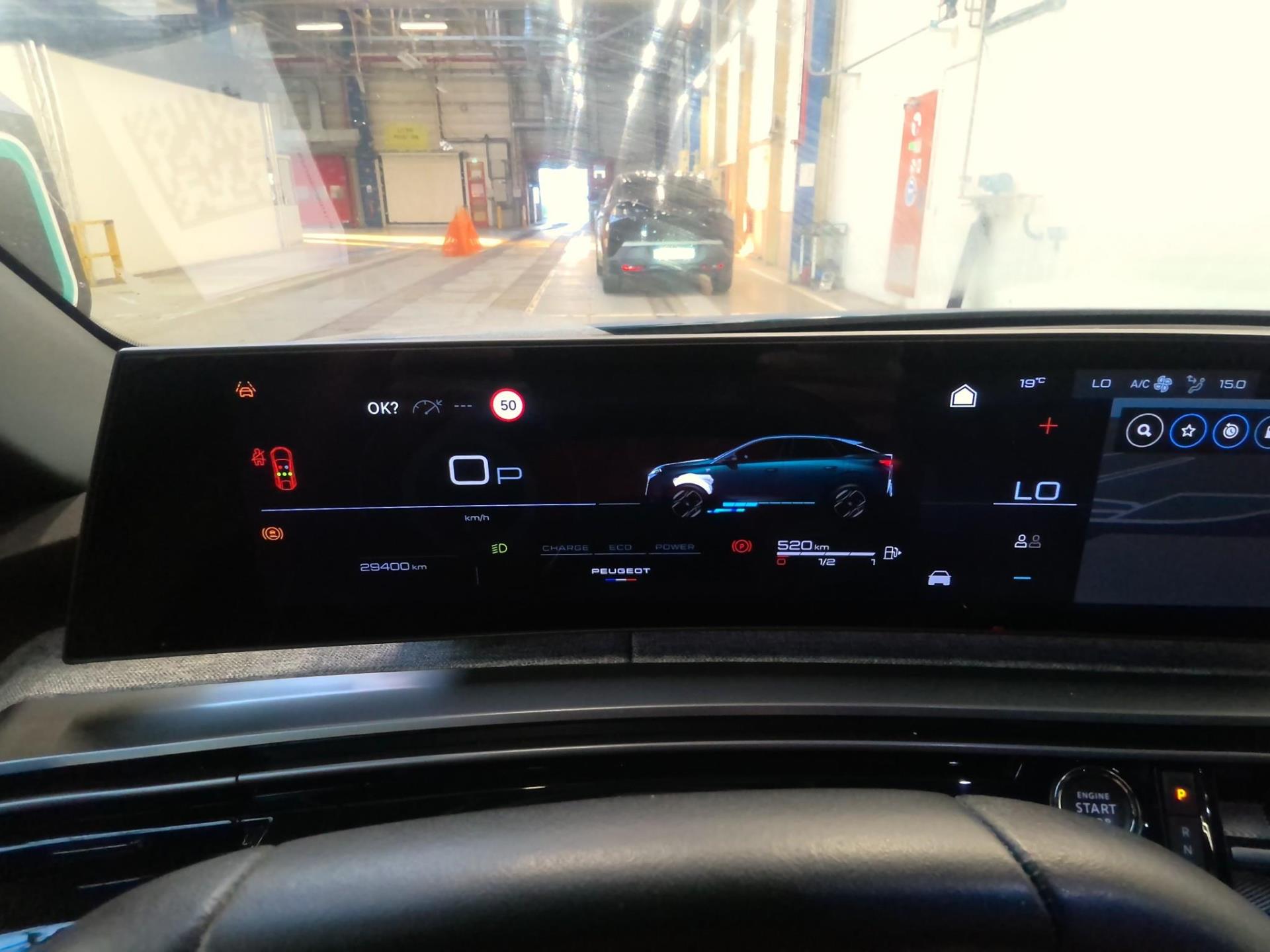 Peugeot 3008 Hybrid 145 e-DCS6 Allure 2025