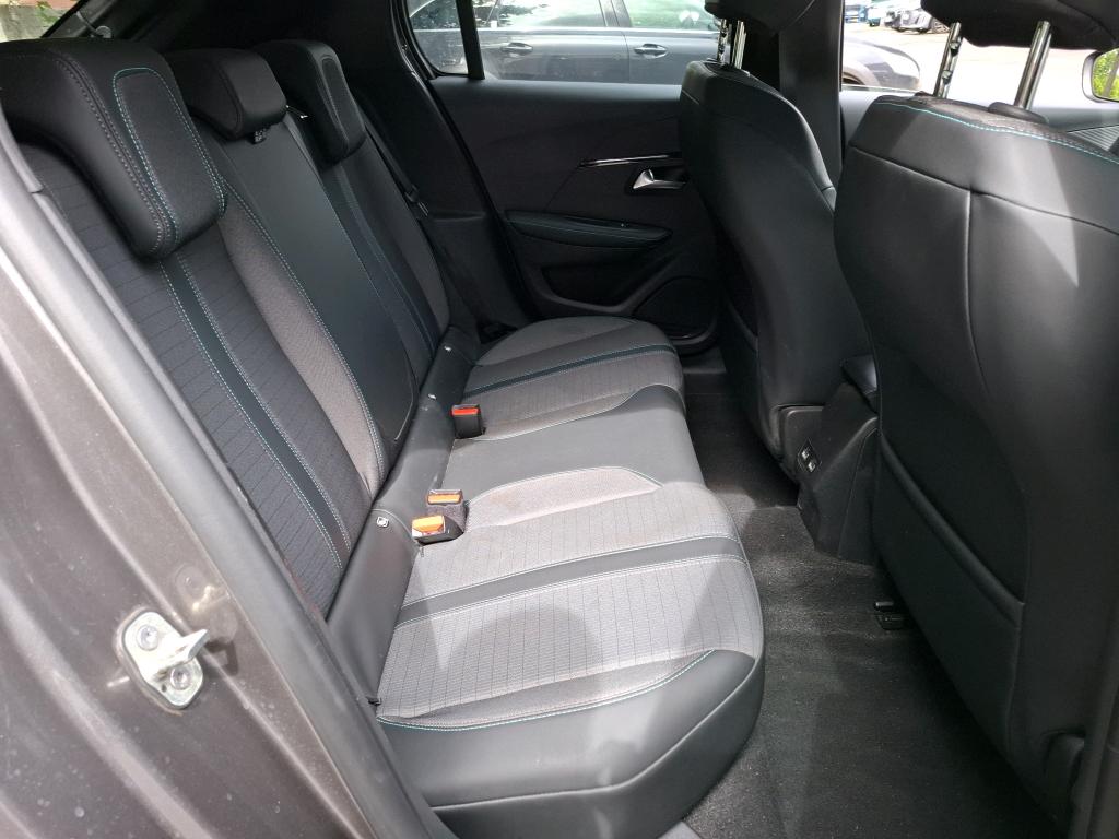Peugeot 208 PureTech 100 S&S EAT8 Allure Business 2021