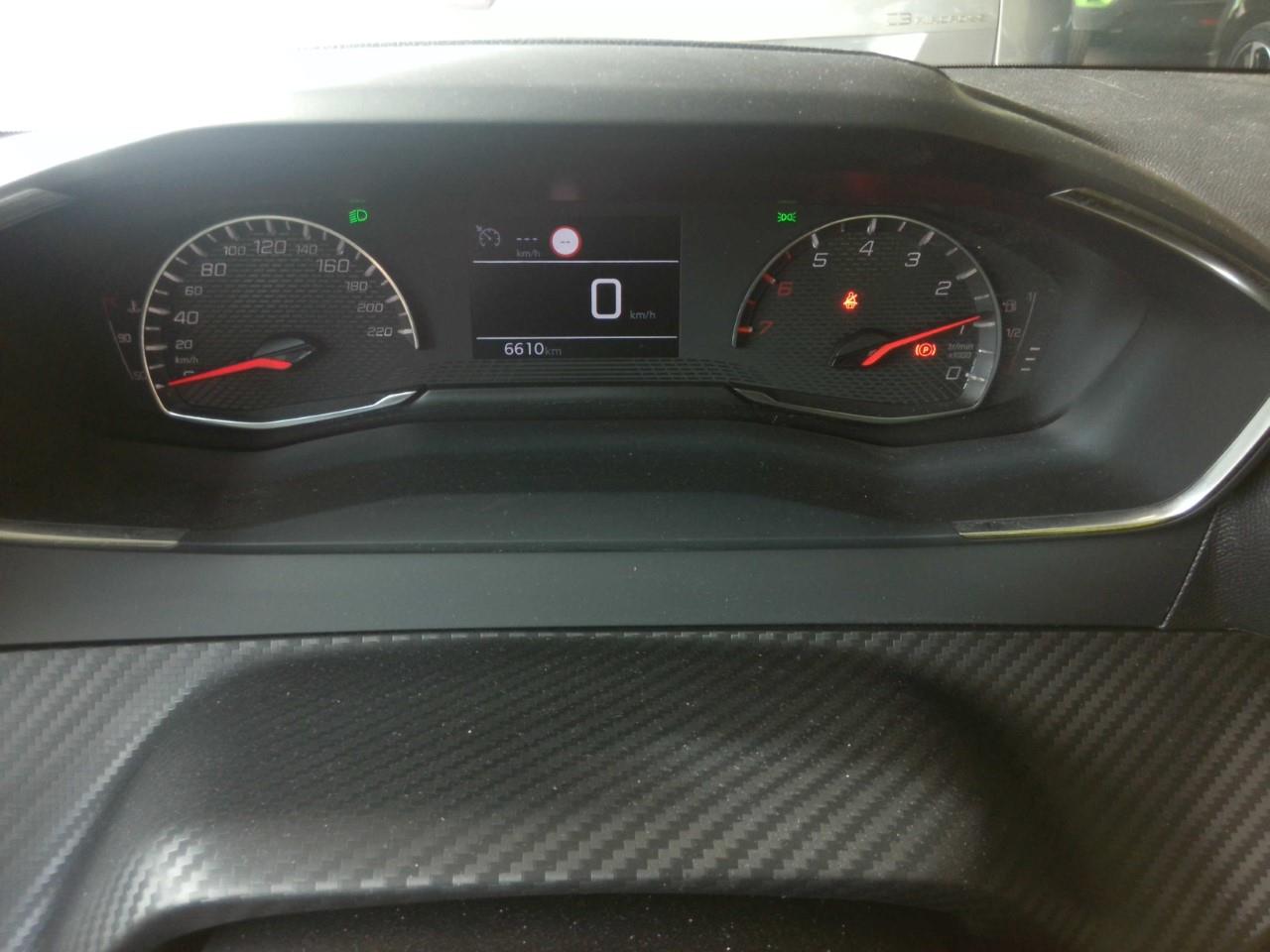 Foto Peugeot 208 5