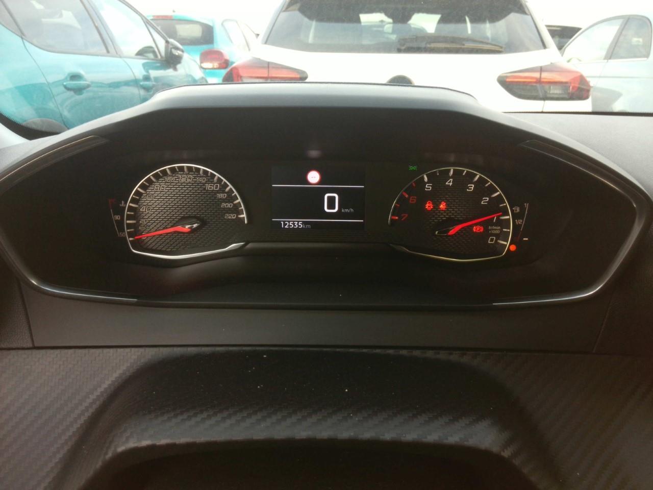 Foto Peugeot 208 10
