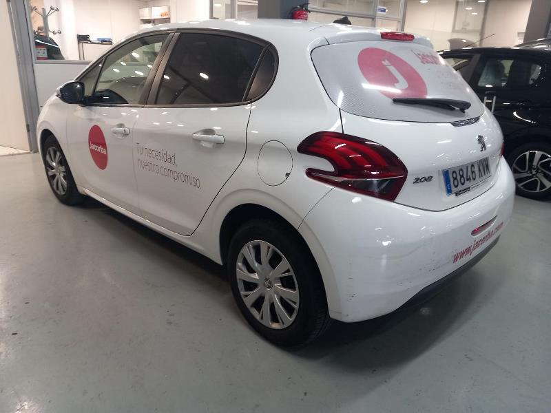 Foto Peugeot 208 XAD 6