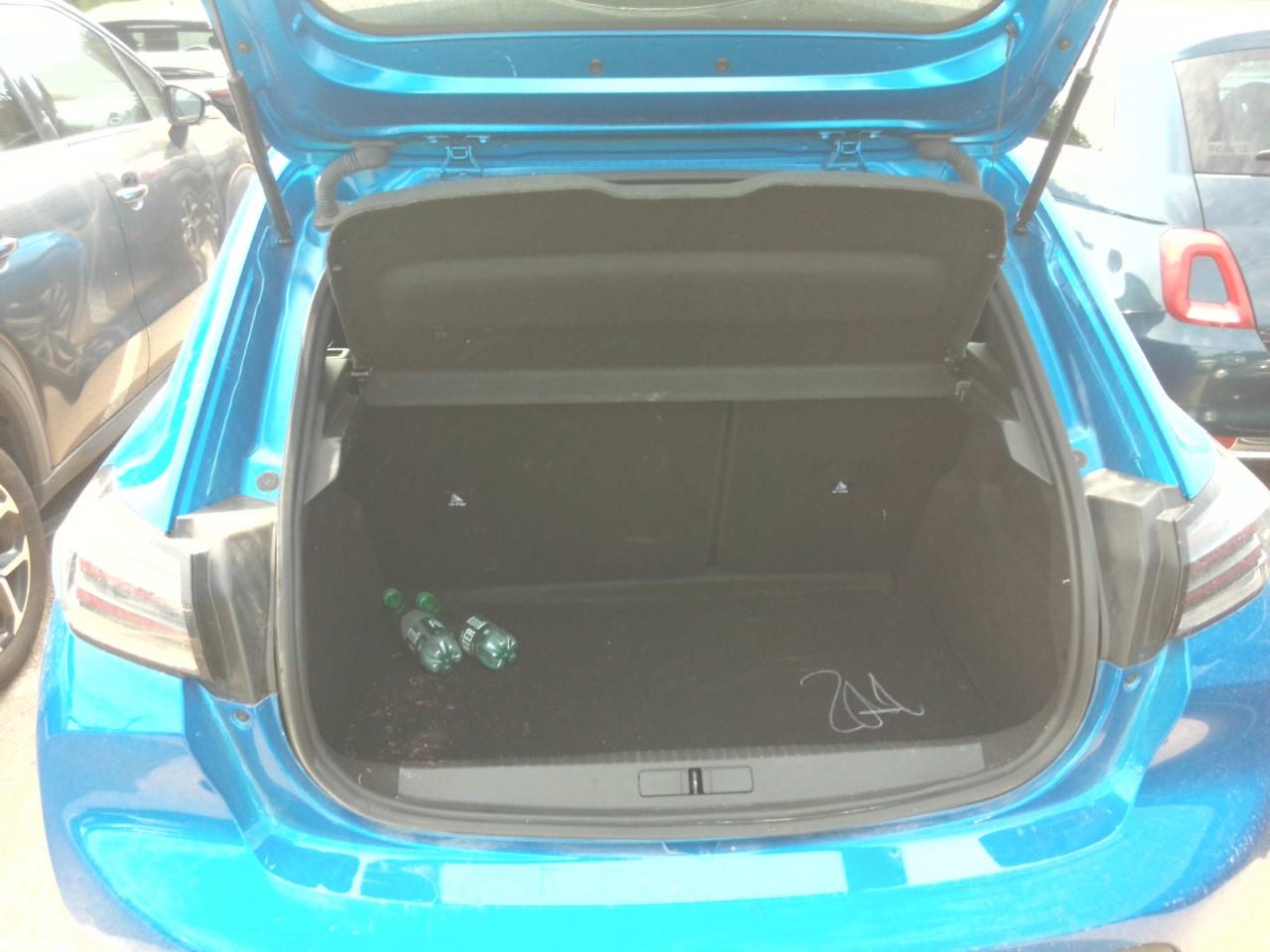 Foto Peugeot 208 11