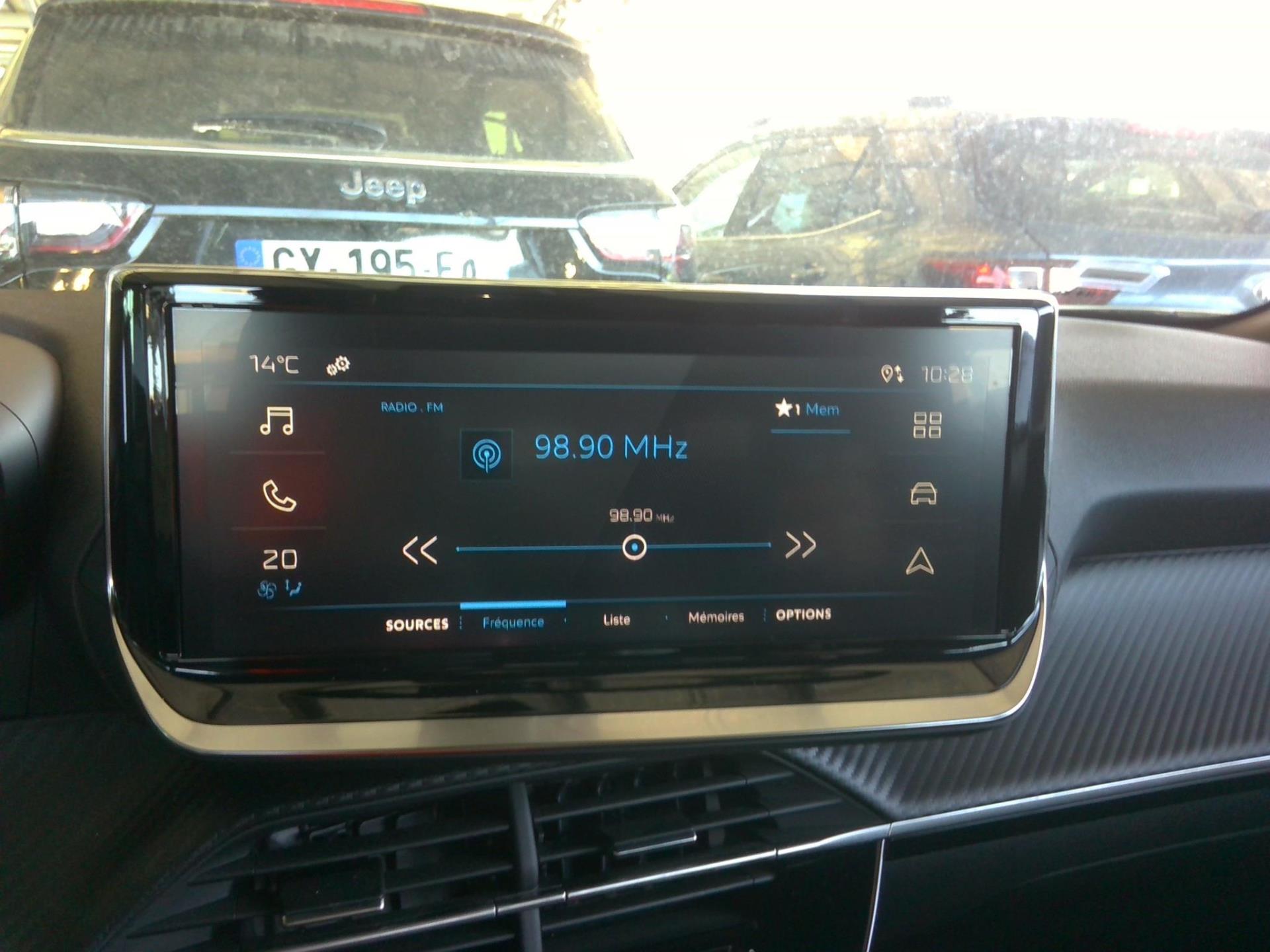Peugeot 2008 Hybrid 136 e-DCS6 Style 2025