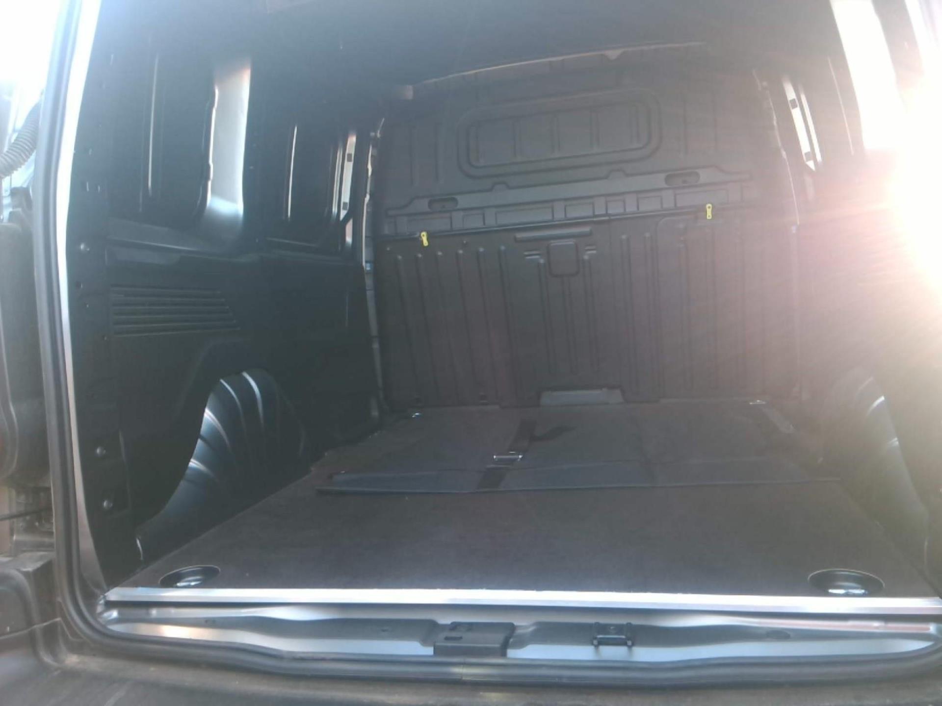 Opel COMBO-E CARGO M 800 KG ELECTRIQUE 100 KW BATTERIE 50 KWH  2023