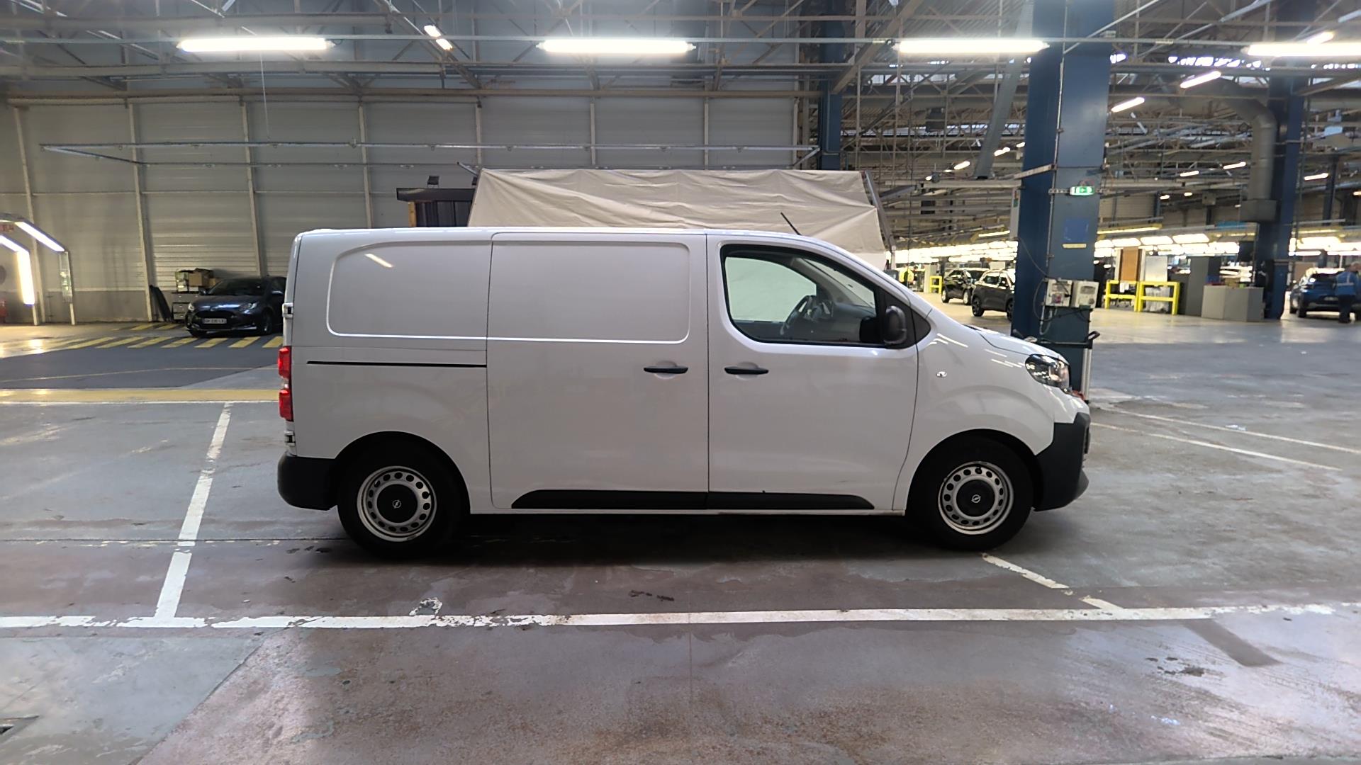 Opel VIVARO FGN TAILLE M BLUEHDI 145 BVM6 2024