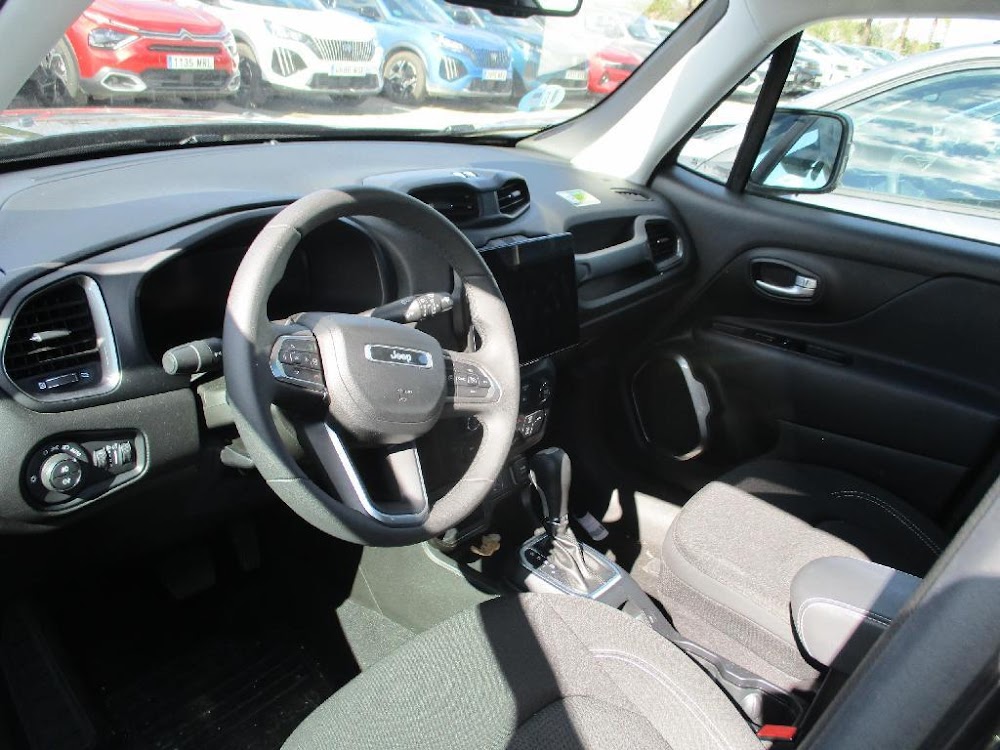 Foto Jeep Renegade Altitude 1.5 130cv e-Hybrid 13