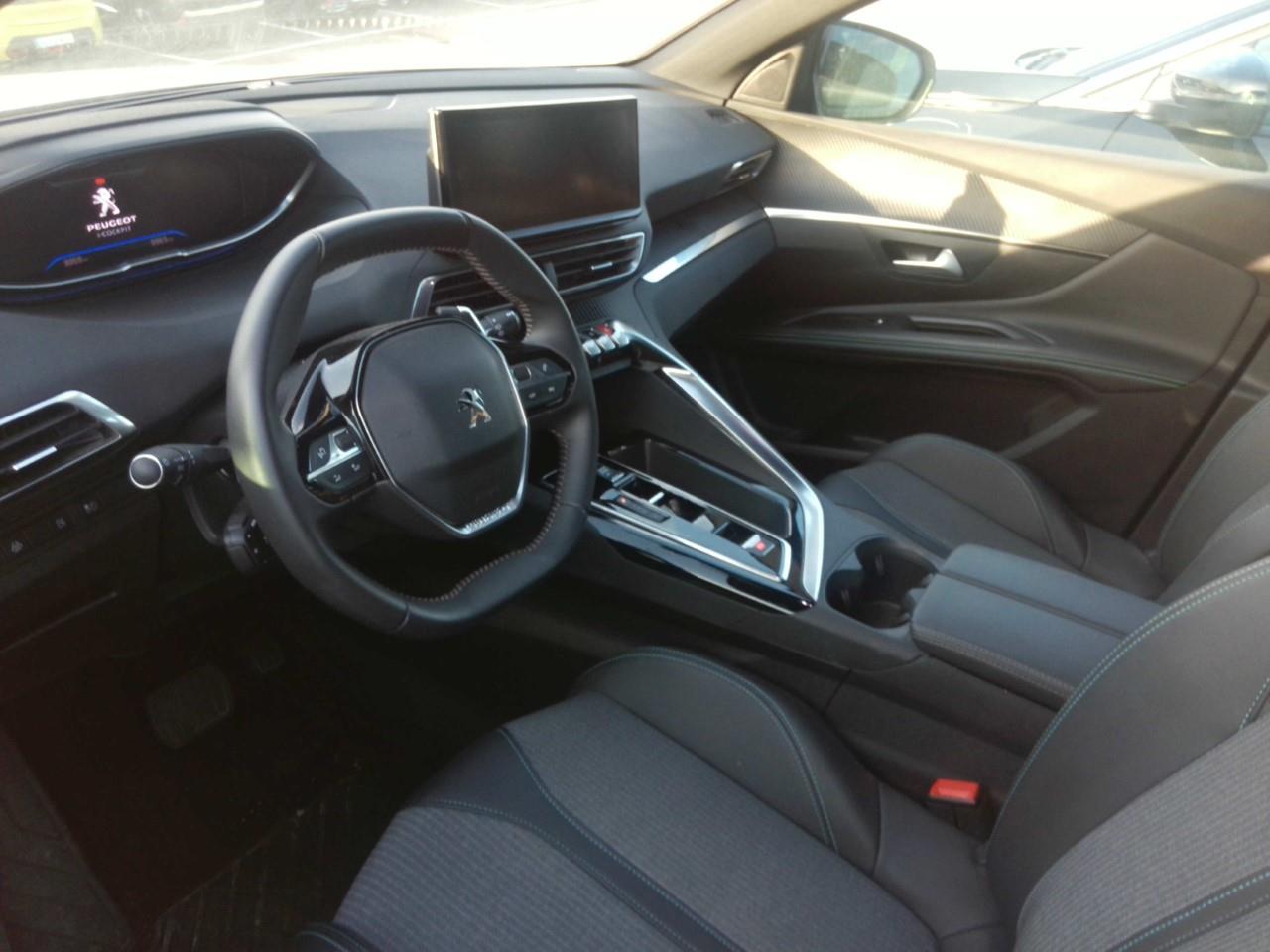 Foto Peugeot 3008 Plug-in Hybrid 3