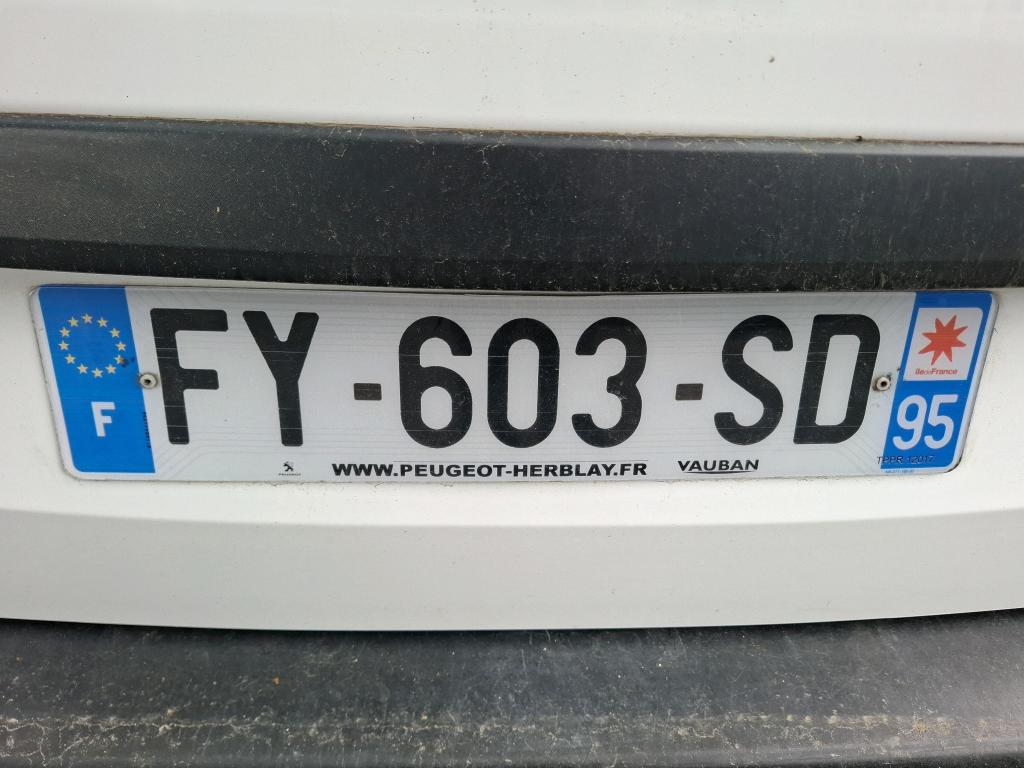Peugeot PARTNER FOURGON STANDARD 650 KG BLUEHDI 130 S&S EAT8 PREMIUM 2021