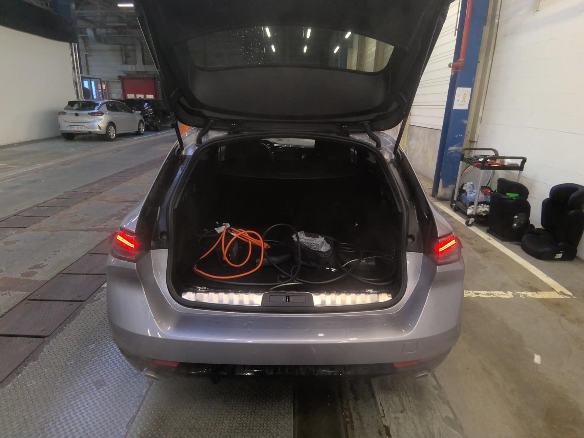 Peugeot 508 SW Hybrid 180 e-EAT8 Allure 2025