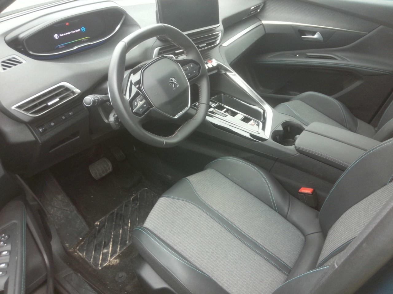 Foto Peugeot 3008 Hybrid 3