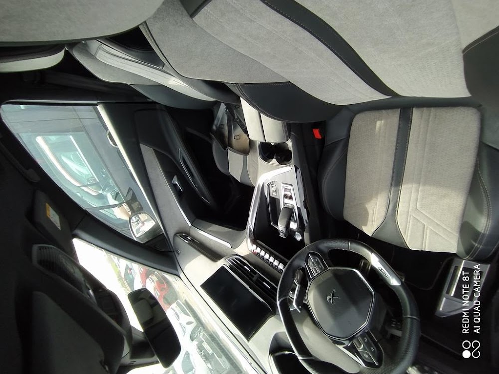 Foto Peugeot 3008 Hybrid 8