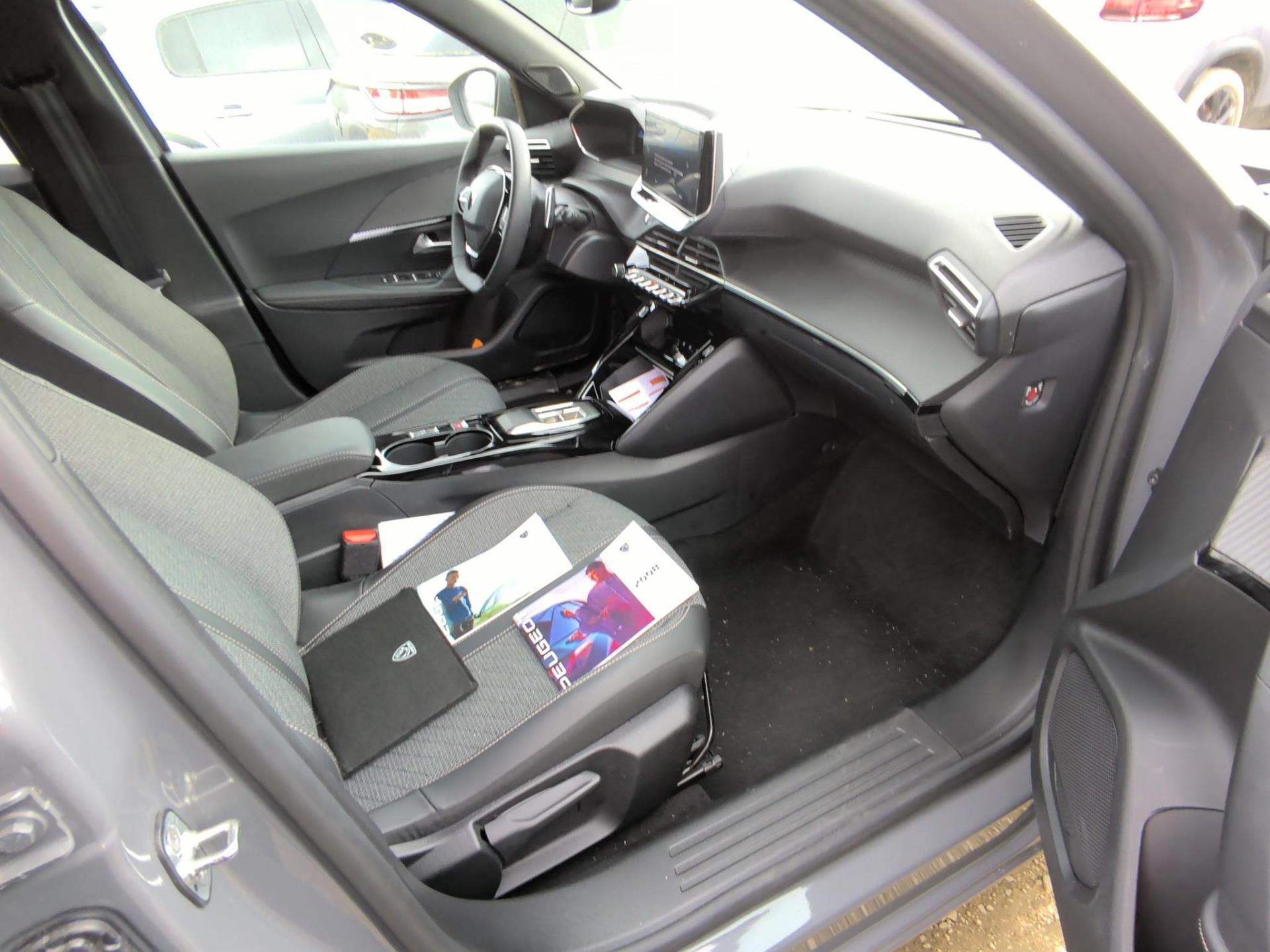 Peugeot 2008 130 S&S EAT8 Allure 2025