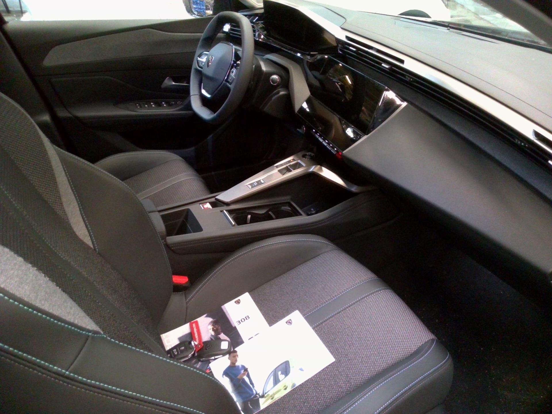 Peugeot 308 PHEV 180 e-EAT8 Allure 2024