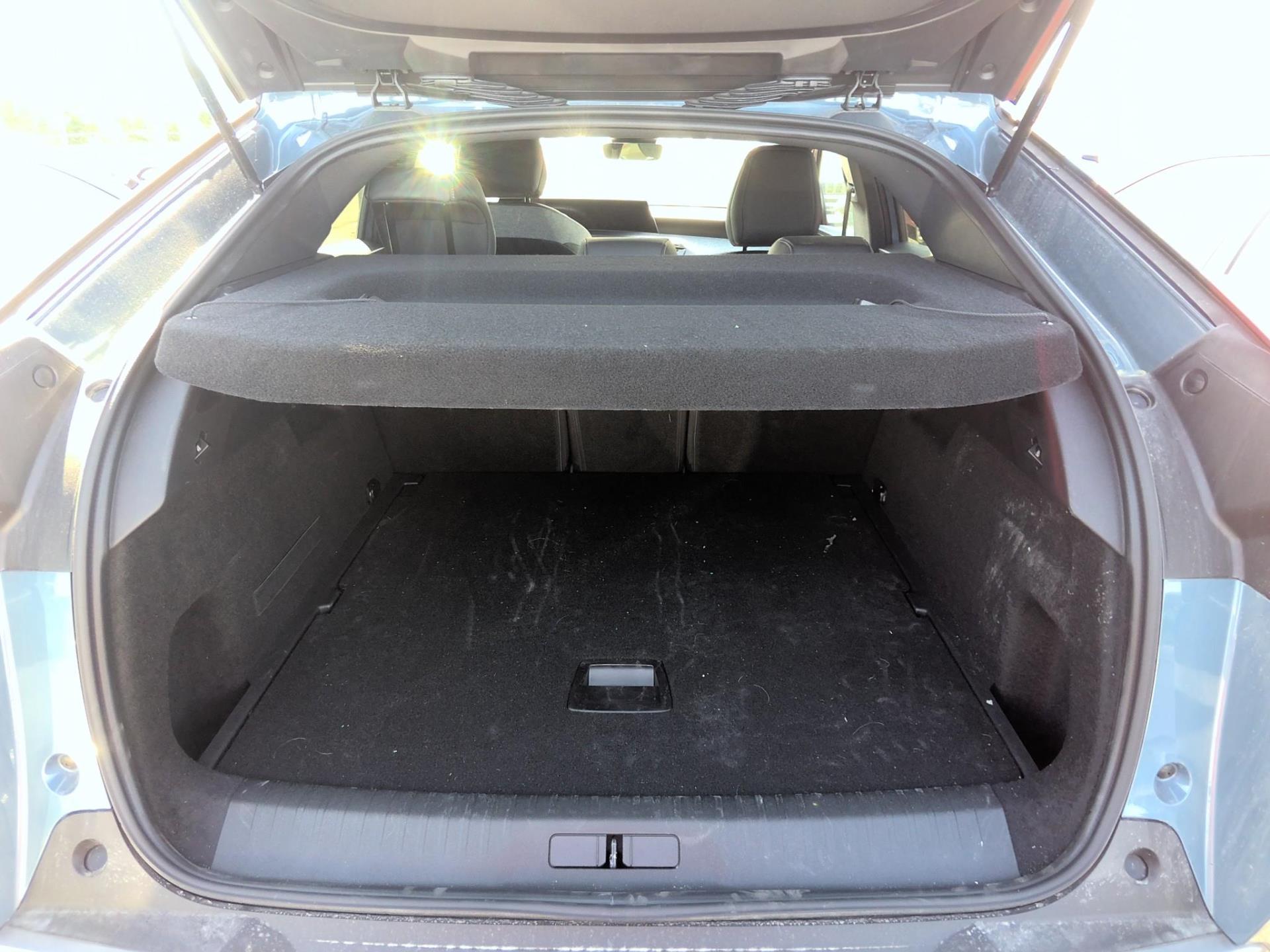 Peugeot 3008 Hybrid 136 e-DCS6 Allure 2025