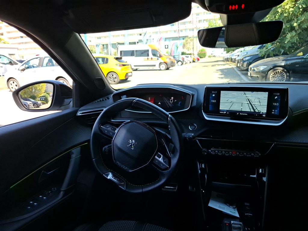 Peugeot 2008 BlueHDi 130 S&S EAT8 GT 2022