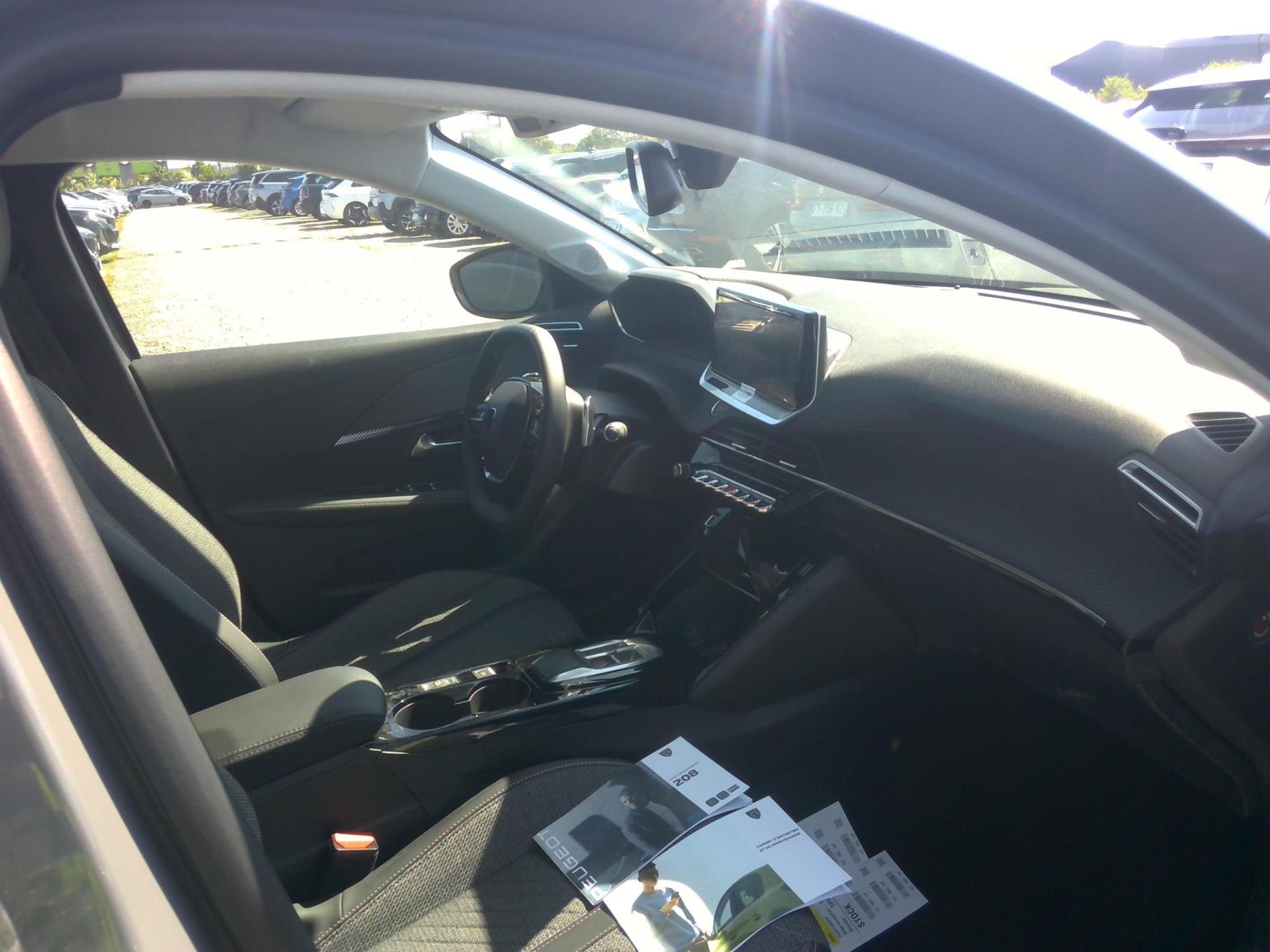Peugeot 208 Hybrid 100 e-DCS6 Allure 2024