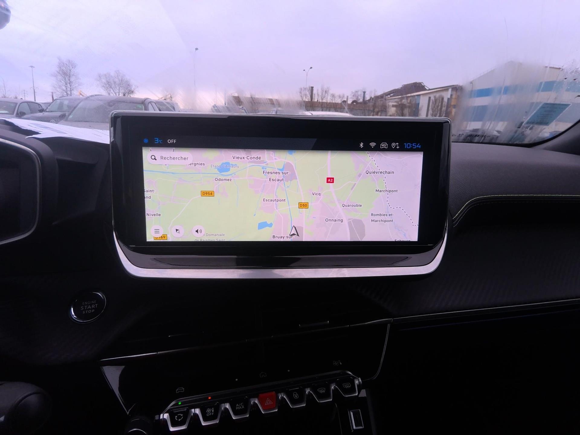 Peugeot 2008 Hybrid 136 e-DCS6 GT 2024