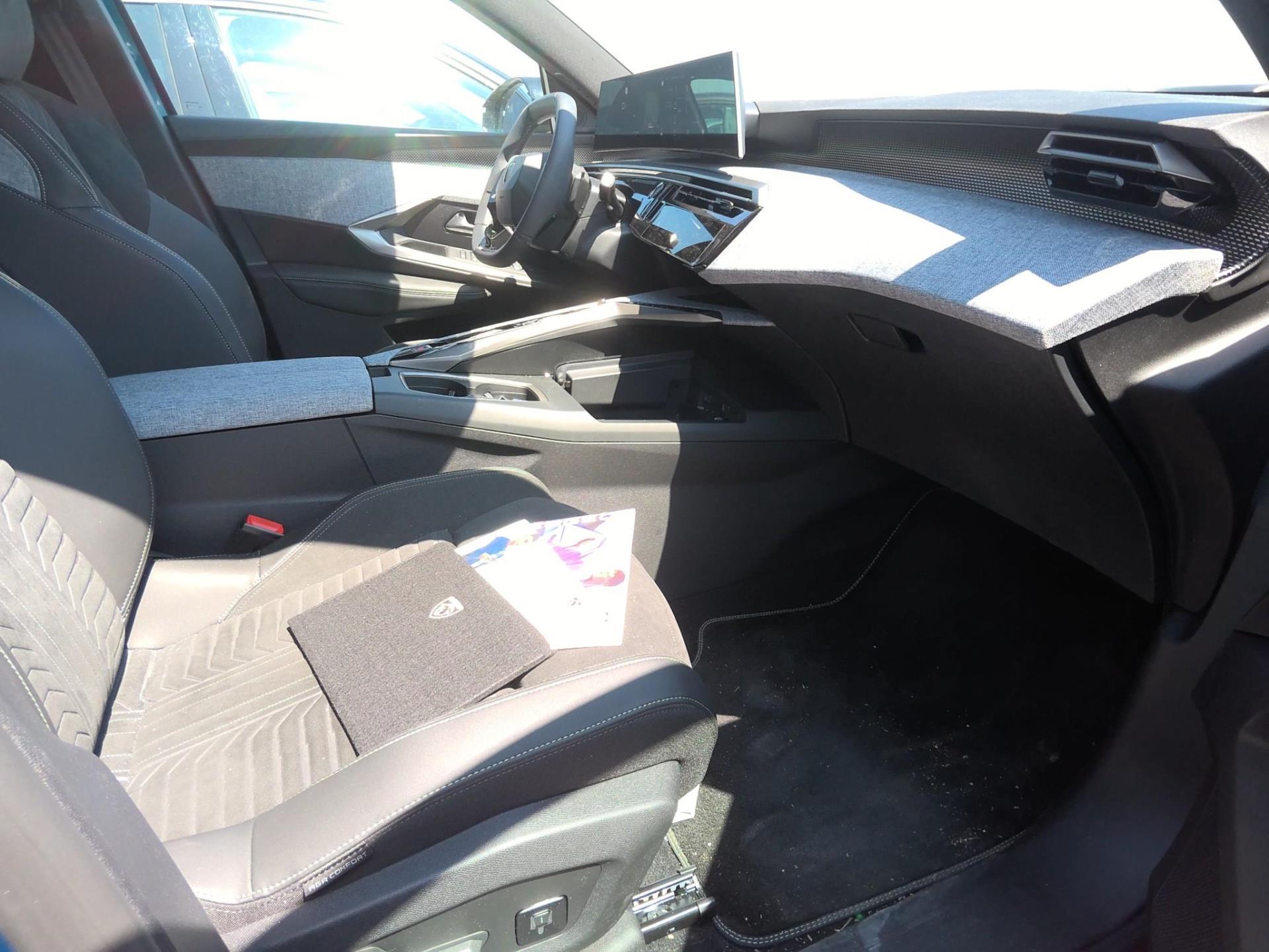 Peugeot 3008 Hybrid 145 e-DCS6 GT 2025