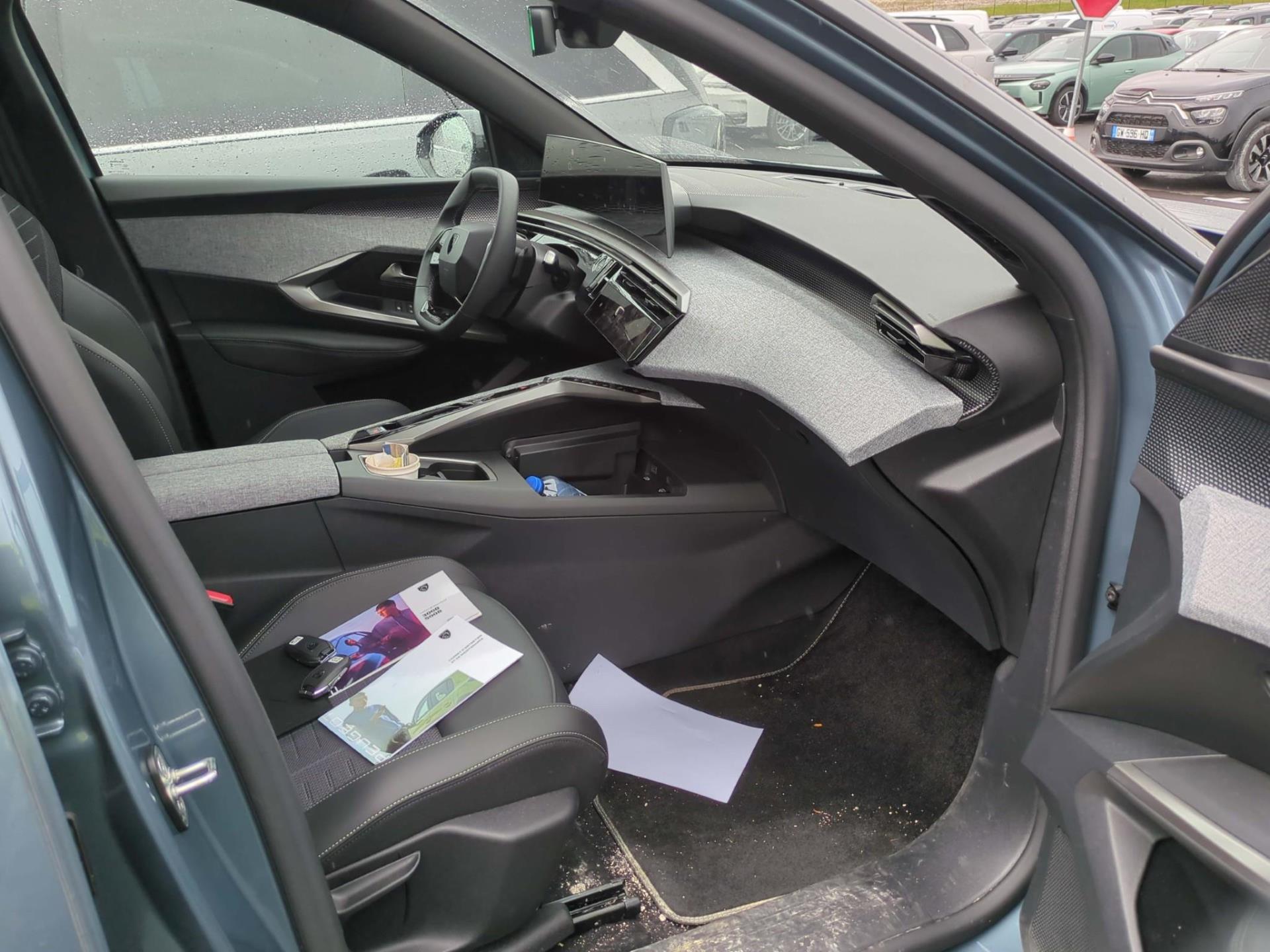 Peugeot 3008 Hybrid 136 e-DCS6 GT 2025