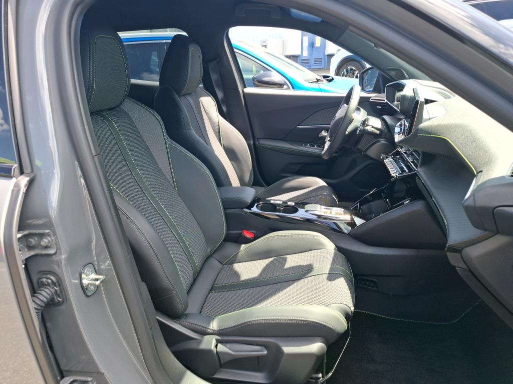 Peugeot 2008 Hybrid 145 e-DCS6 GT 2025