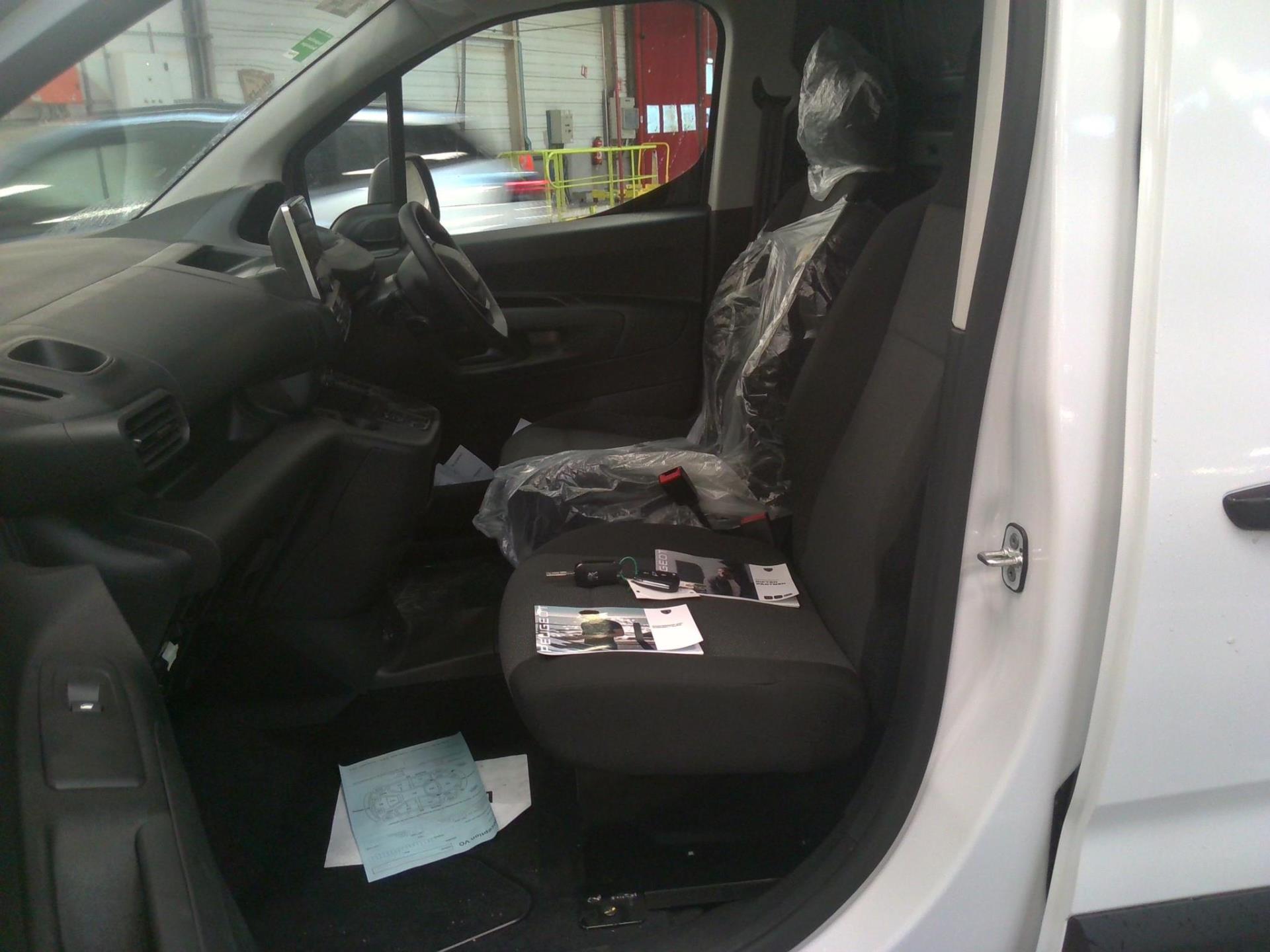 Peugeot E-PARTNER FOURGON M 800 KG 136 CH BATTERIE 50 KWH  2023