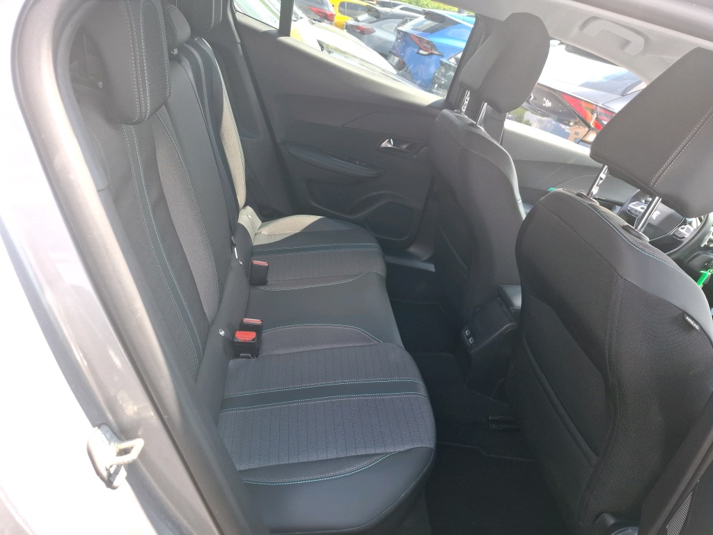 Peugeot 2008 BlueHDi 130 S&S EAT8 Allure 2022