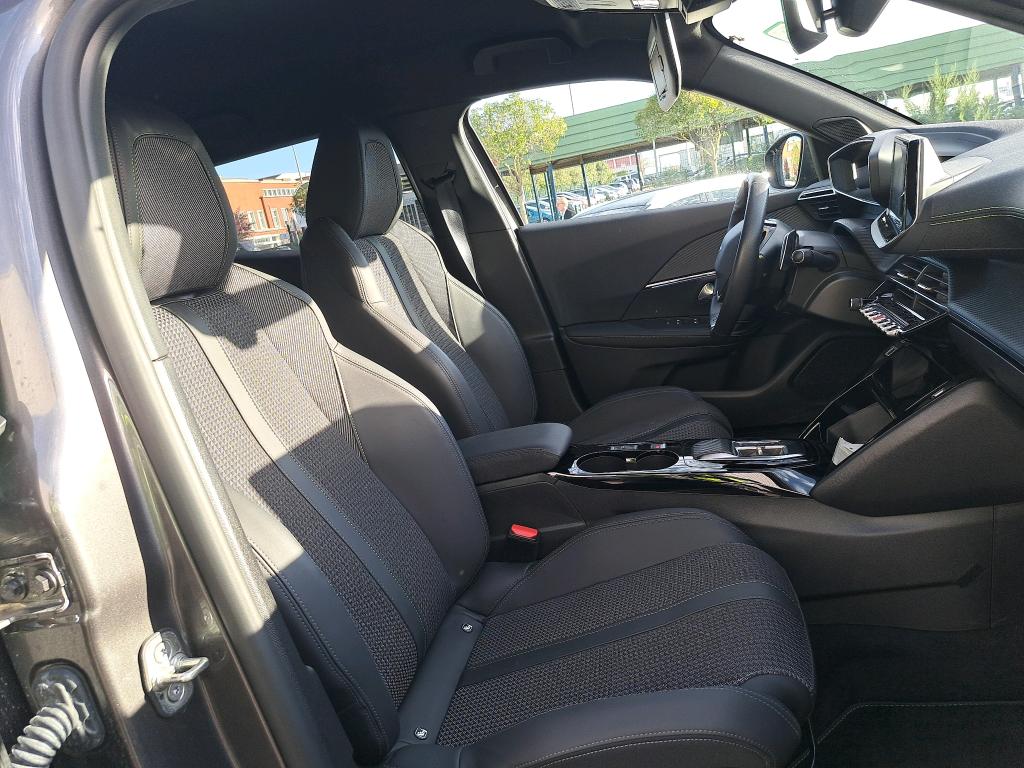 Peugeot 2008 PureTech 130 S&S EAT8 GT 2023