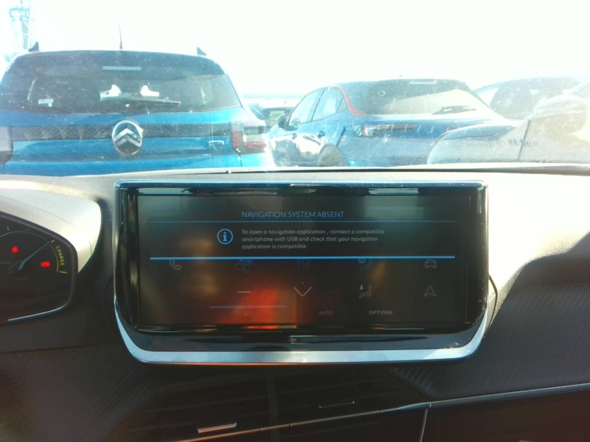 Peugeot 2008 Hybrid 136 e-DCS6 Style 2025