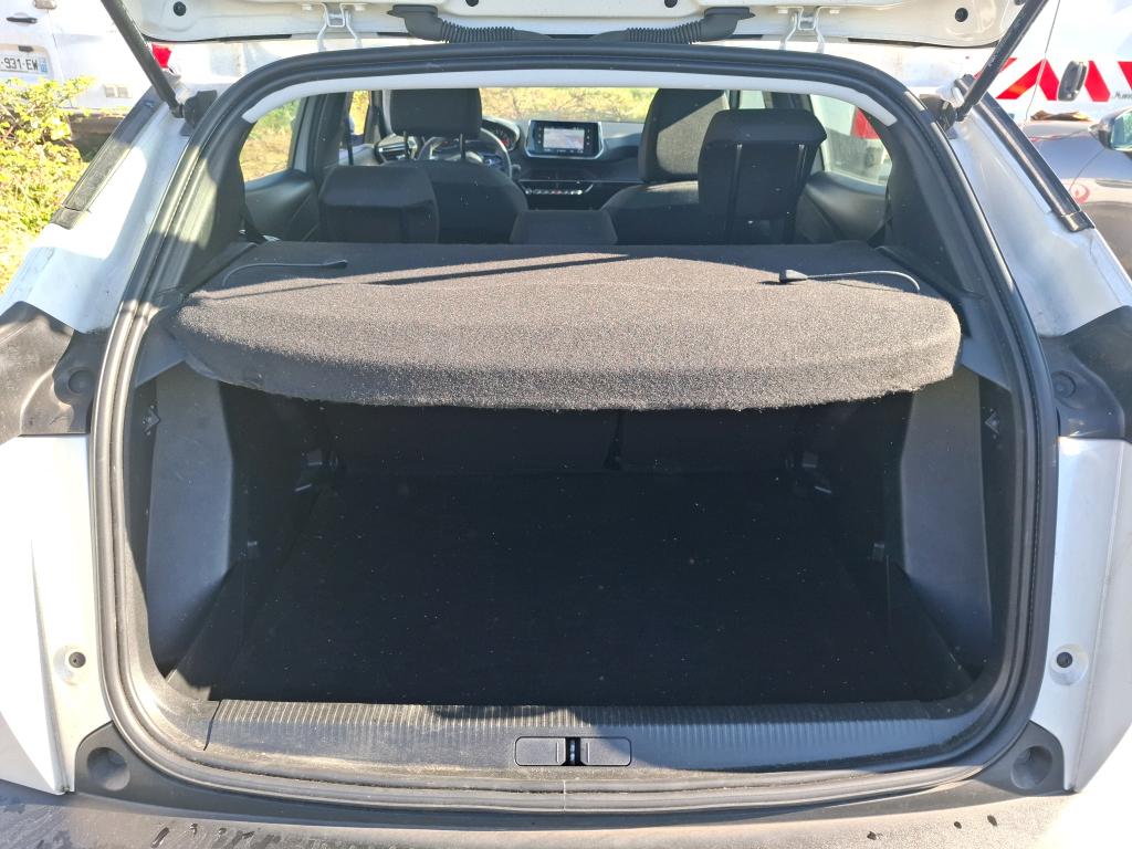 Peugeot 2008 BlueHDi 130 S&S EAT8 Active Business 2021