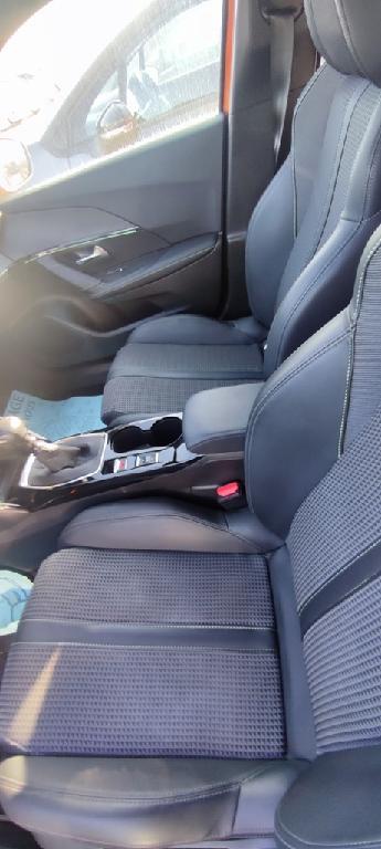 Foto Peugeot 2008 9