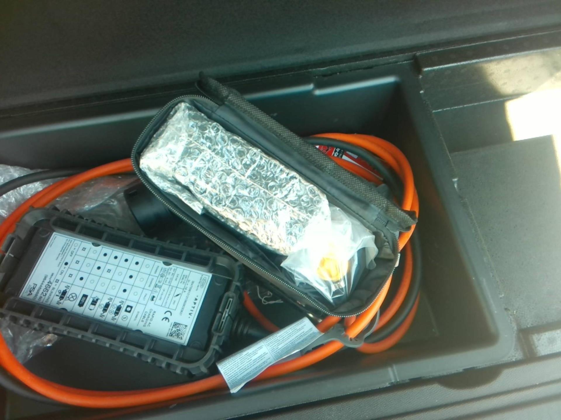Peugeot 3008 Hybrid 225 e-EAT8 Allure 2021
