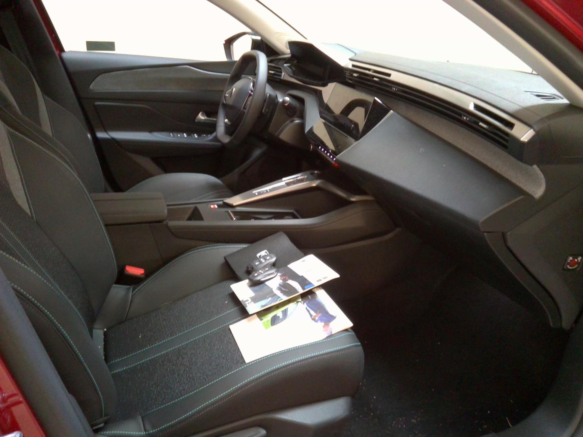 Peugeot 308 SW PHEV 180 e-EAT8 Allure 2024