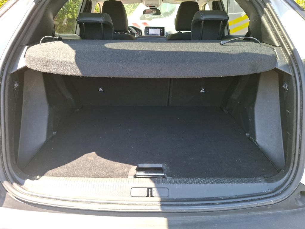 Peugeot 2008 BlueHDi 130 S&S EAT8 Allure 2022