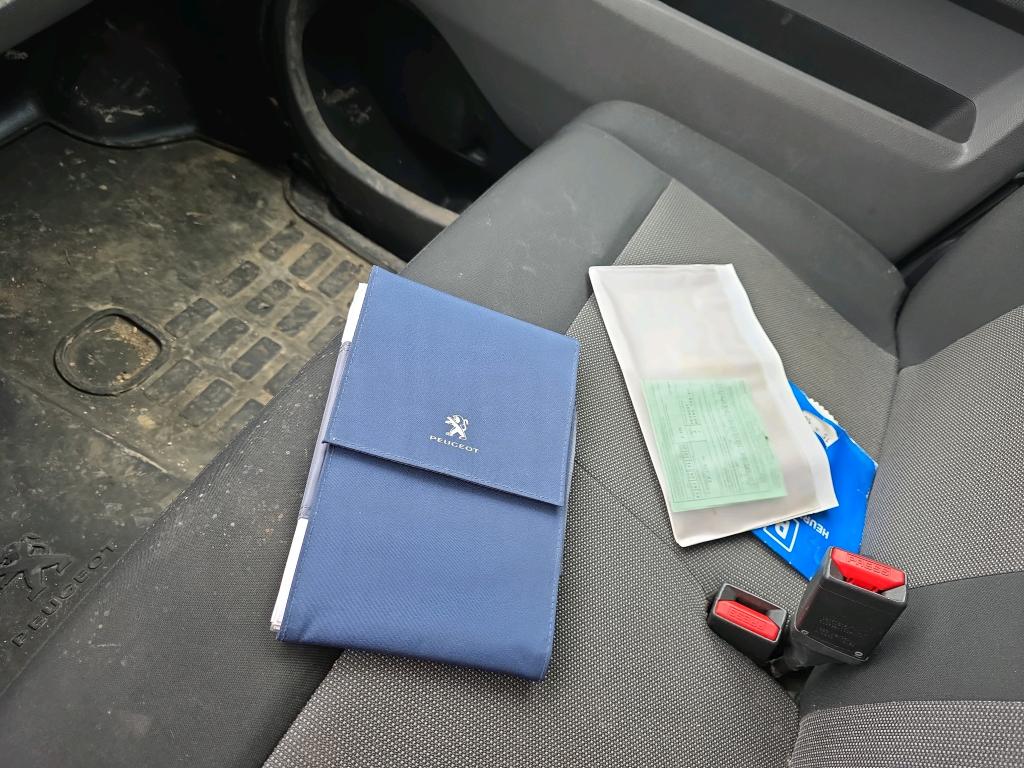 Peugeot EXPERT FGN TOLE STANDARD 2.0  BLUEHDI 120 S&S BVM6 PREMIUM 2018