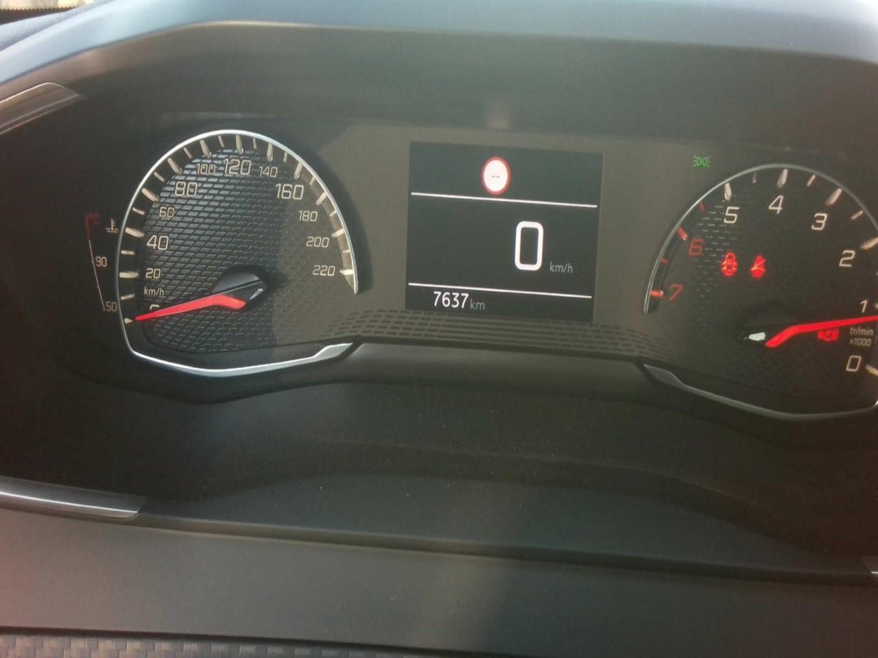 Foto Peugeot 208 5