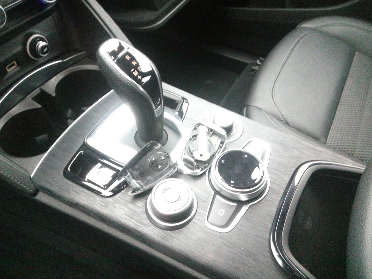 Foto Alfa Romeo Stelvio 7