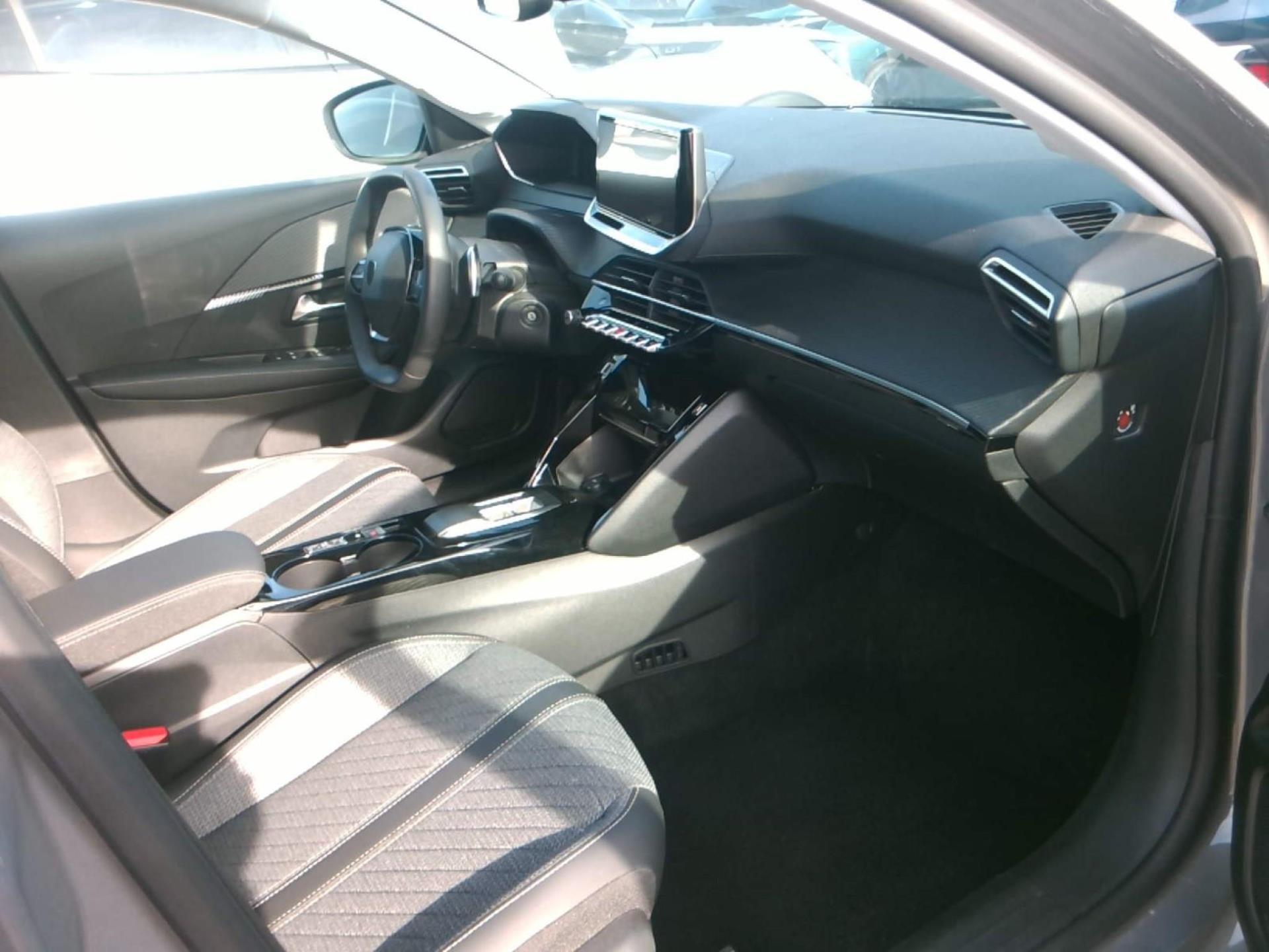 Peugeot 208 Hybrid 100 e-DCS6 Allure 2024