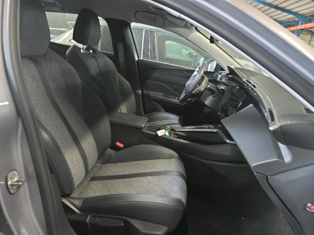Peugeot 408 PHEV 180 e-EAT8 Allure 2023