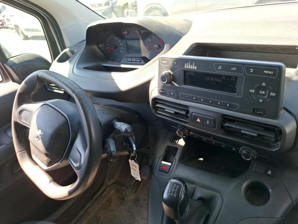 Peugeot PARTNER FOURGON STANDARD 650 KG BLUEHDI 100 S&S BVM5 PREMIUM 2019