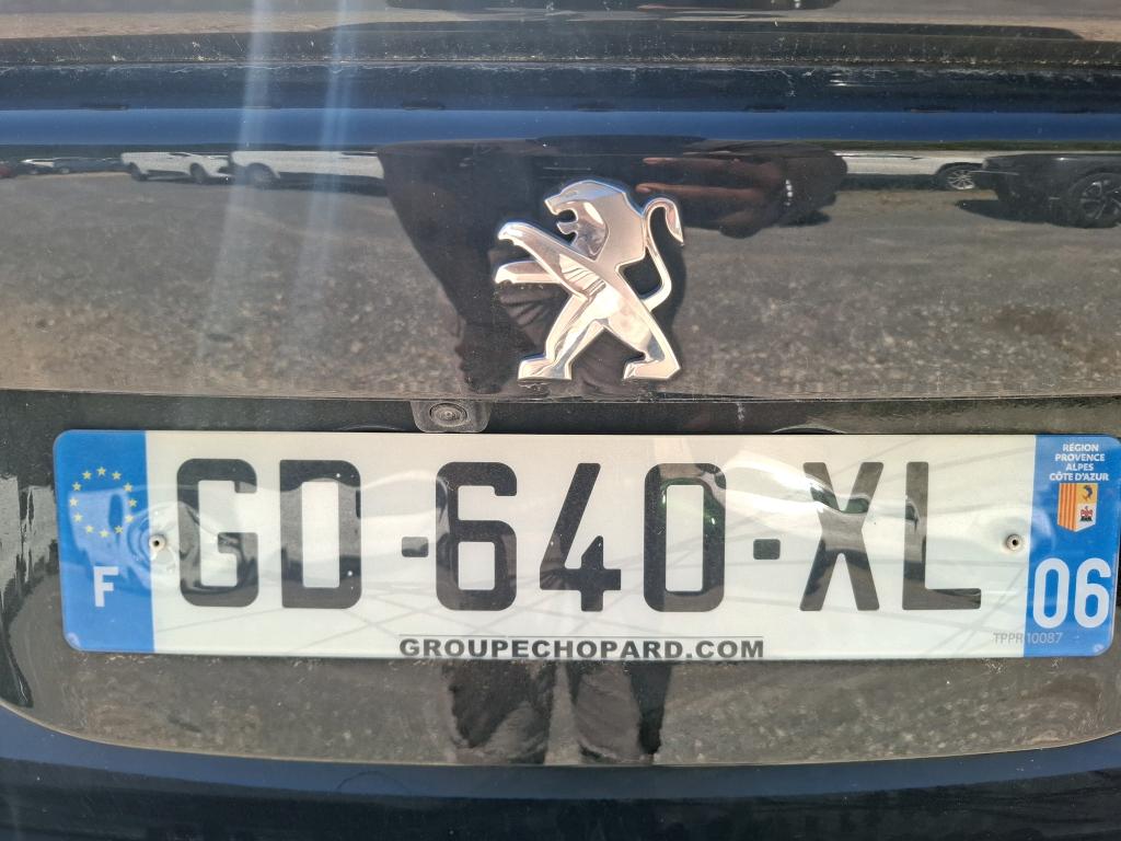 Peugeot 2008 BlueHDi 130 S&S EAT8 Allure 2021