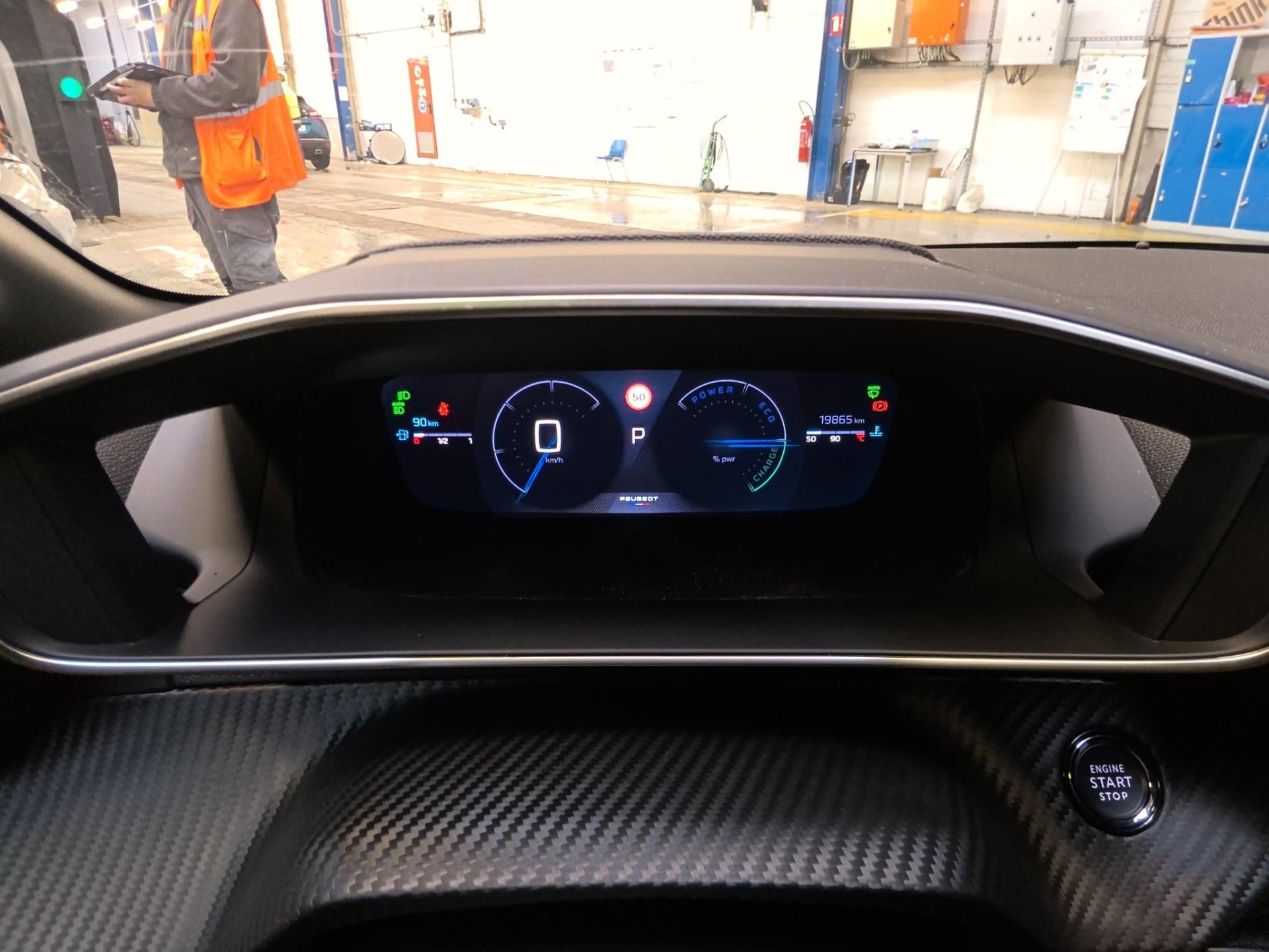 Peugeot 208 Hybrid 110 e-DCS6 GT 2025