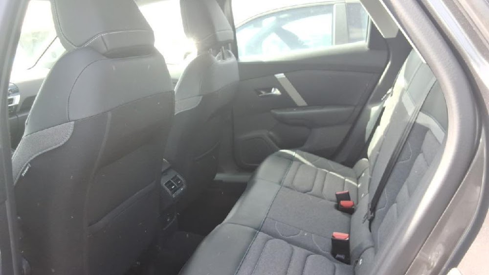 Foto Citroën C4 X 11